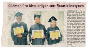 Clienten Pro Bista krijgen certificaat blindtypen
